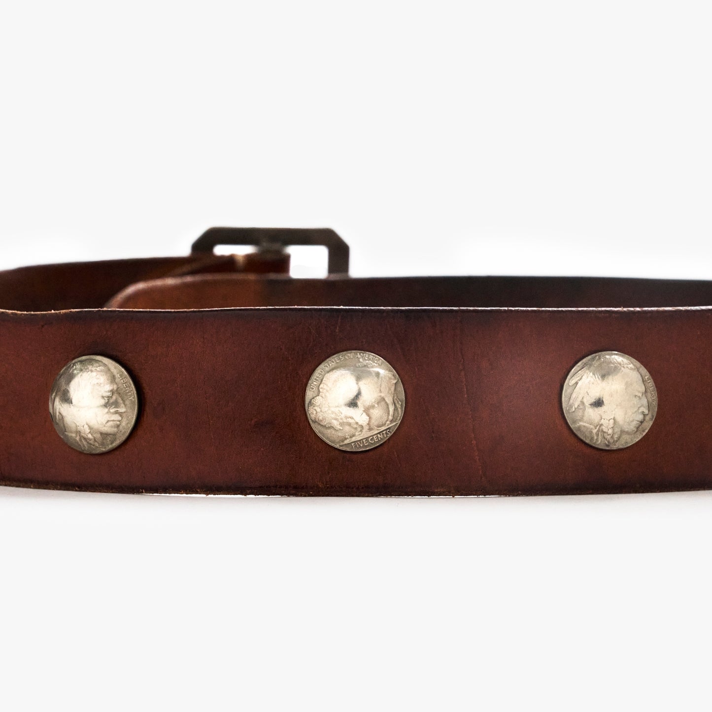 LEATHER BELT WITH CONCHOS | NATURAL