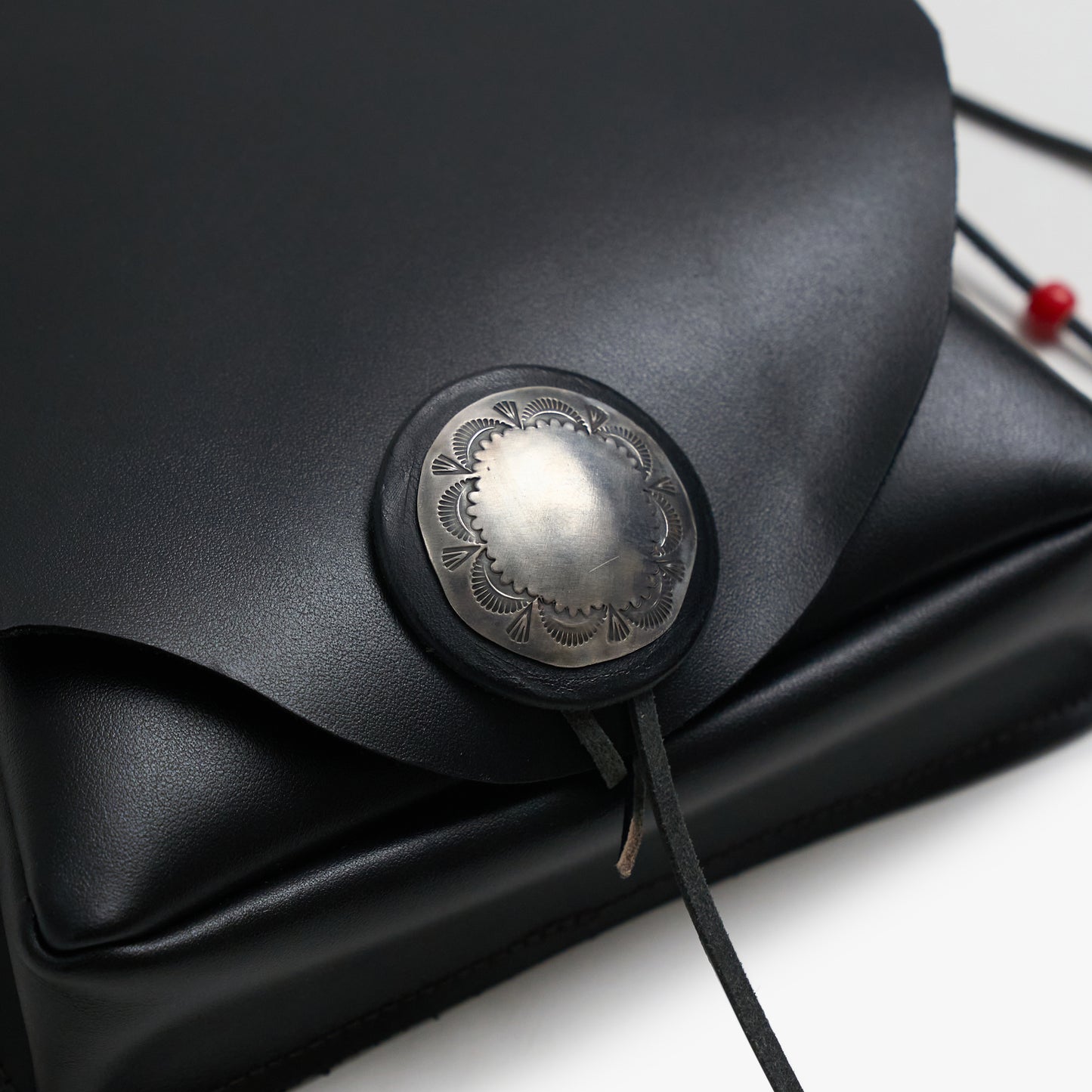 MEDICINE BAG | BLACK | MEDIUM